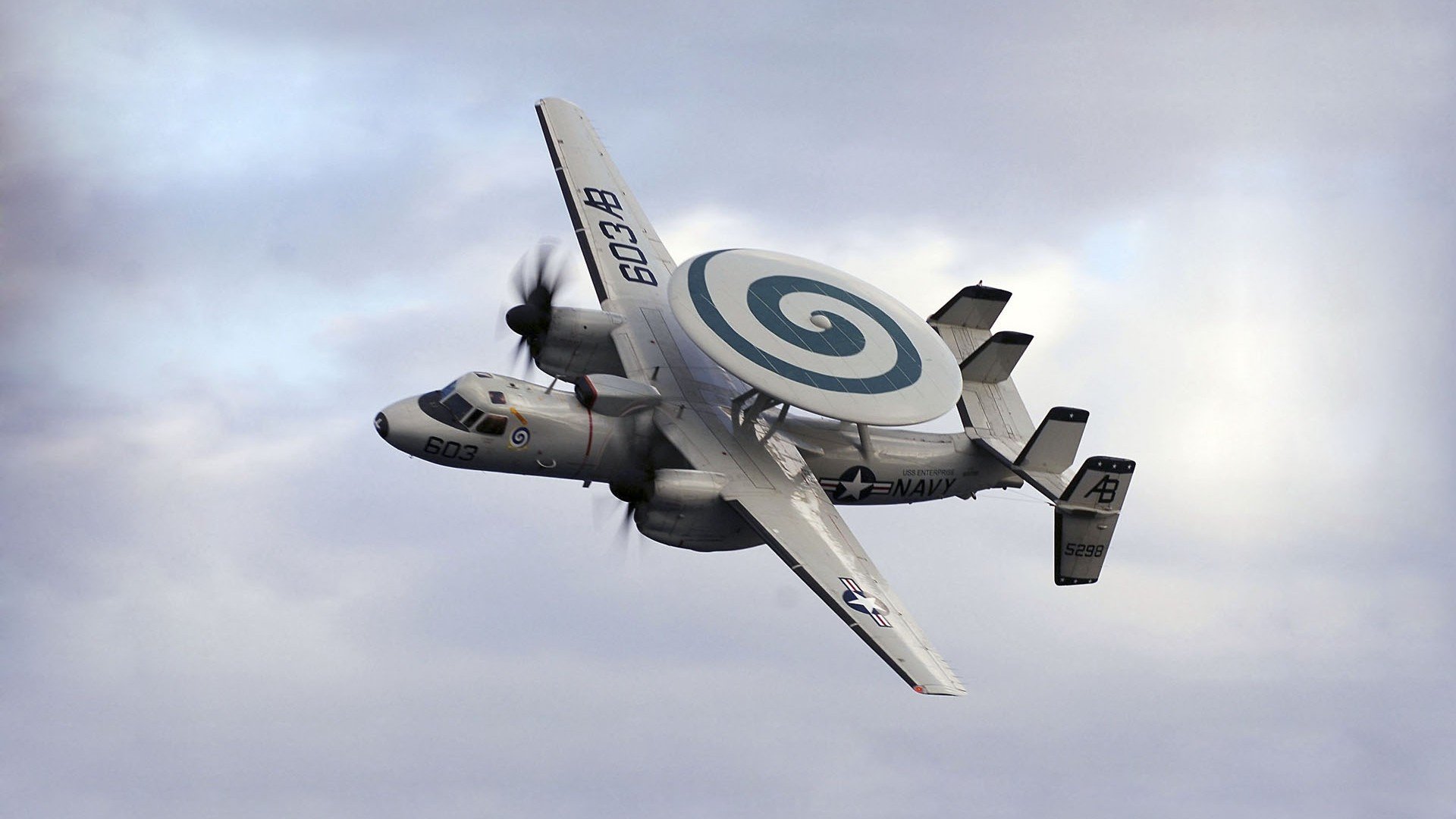 美国队在巴黎奥运会比赛中多次通过中路渗透得分,奥运 美国队入场