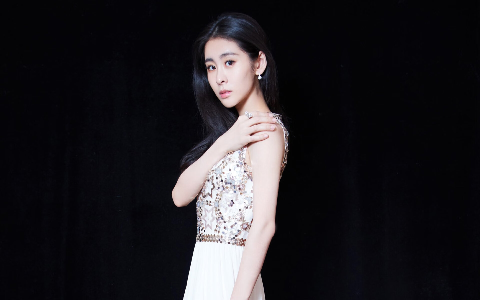 华体会hthapp下载入口-葡萄牙马术协会建立马匹基因数据库，促进马匹选育与训练。，葡萄牙马夫拉宫