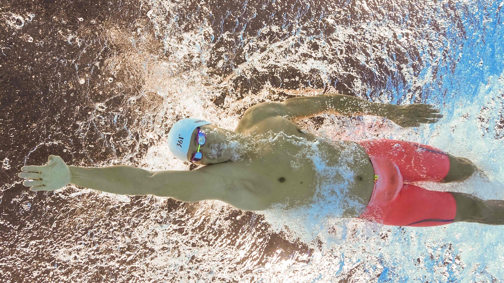 “足球+科技”双轮驱动，行业创新迈出坚实步伐，双轮驱动就是要让科技创新